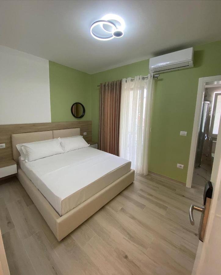 Helena Hotel Shëngjin Esterno foto
