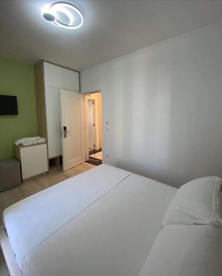 Helena Hotel Shëngjin Esterno foto