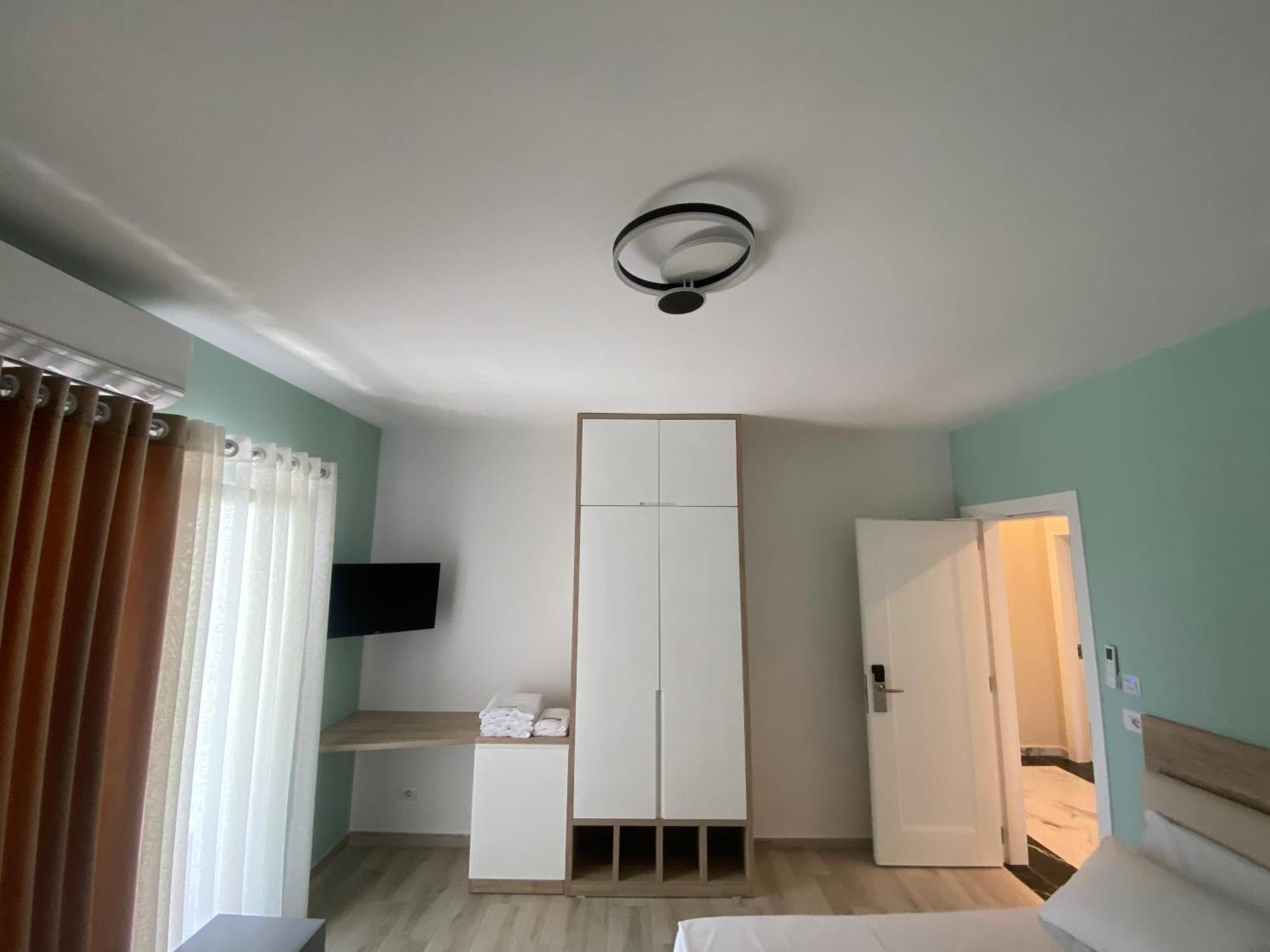 Helena Hotel Shëngjin Esterno foto