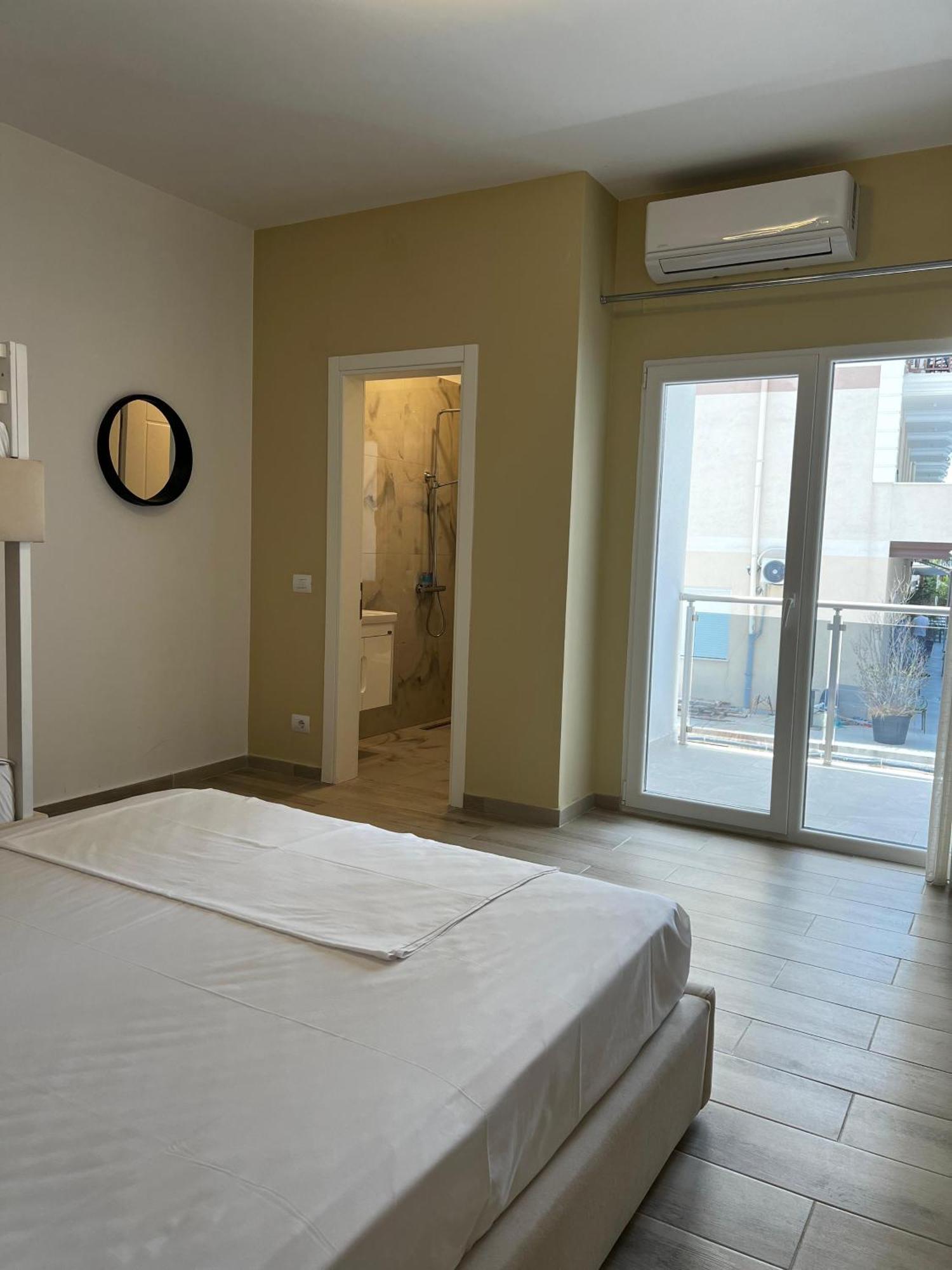 Helena Hotel Shëngjin Esterno foto