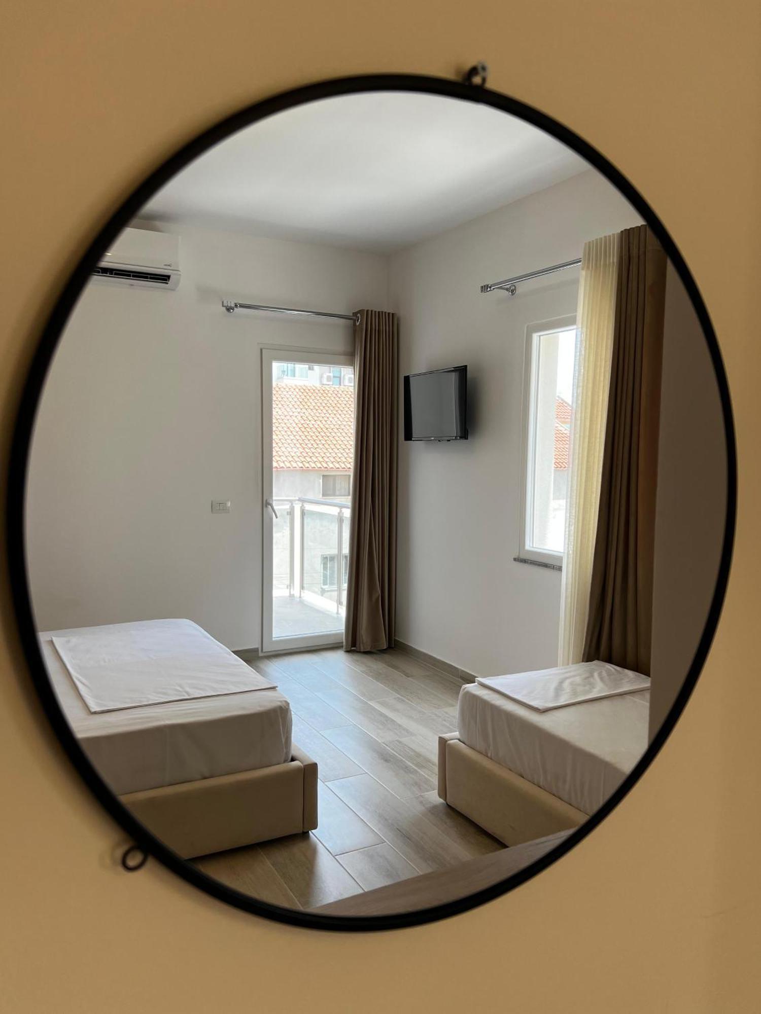 Helena Hotel Shëngjin Esterno foto